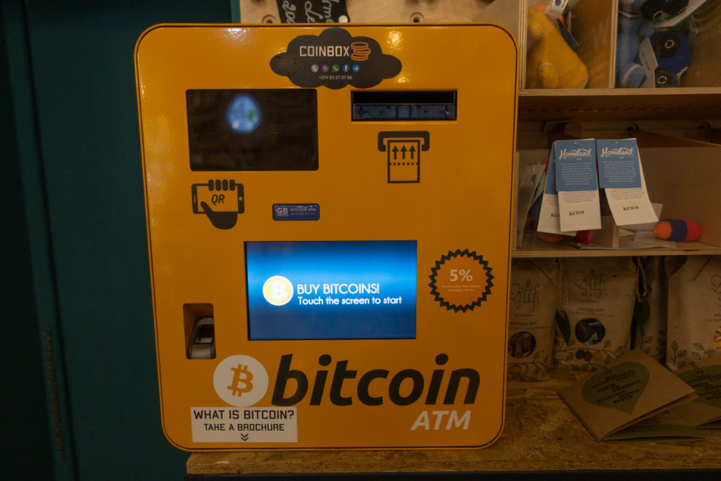 how does a bitcoin kiosk work.